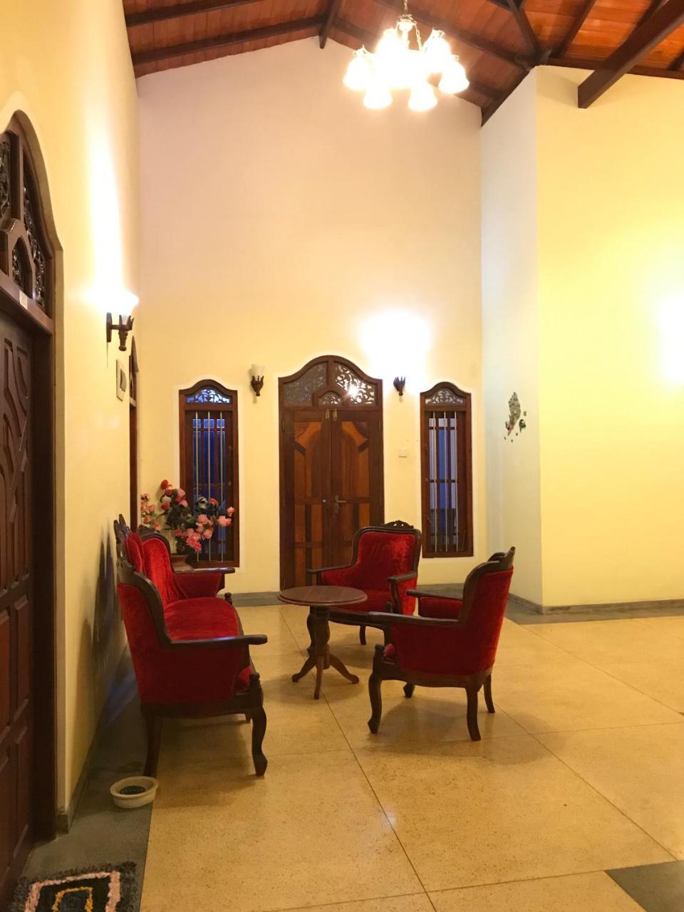 Tiny Royal Palace Унаватуна Екстер'єр фото